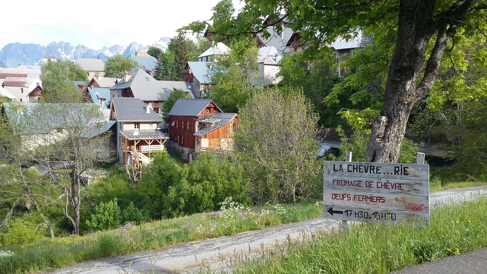 Chalet La Cachette Cyclists & Skiers เลอบูร์-เดอัวซ็อง ภายนอก รูปภาพ